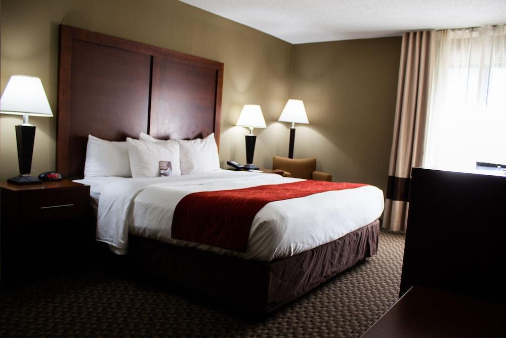 Clarion Pointe Research Triangle Park Durham Hotel Exterior photo