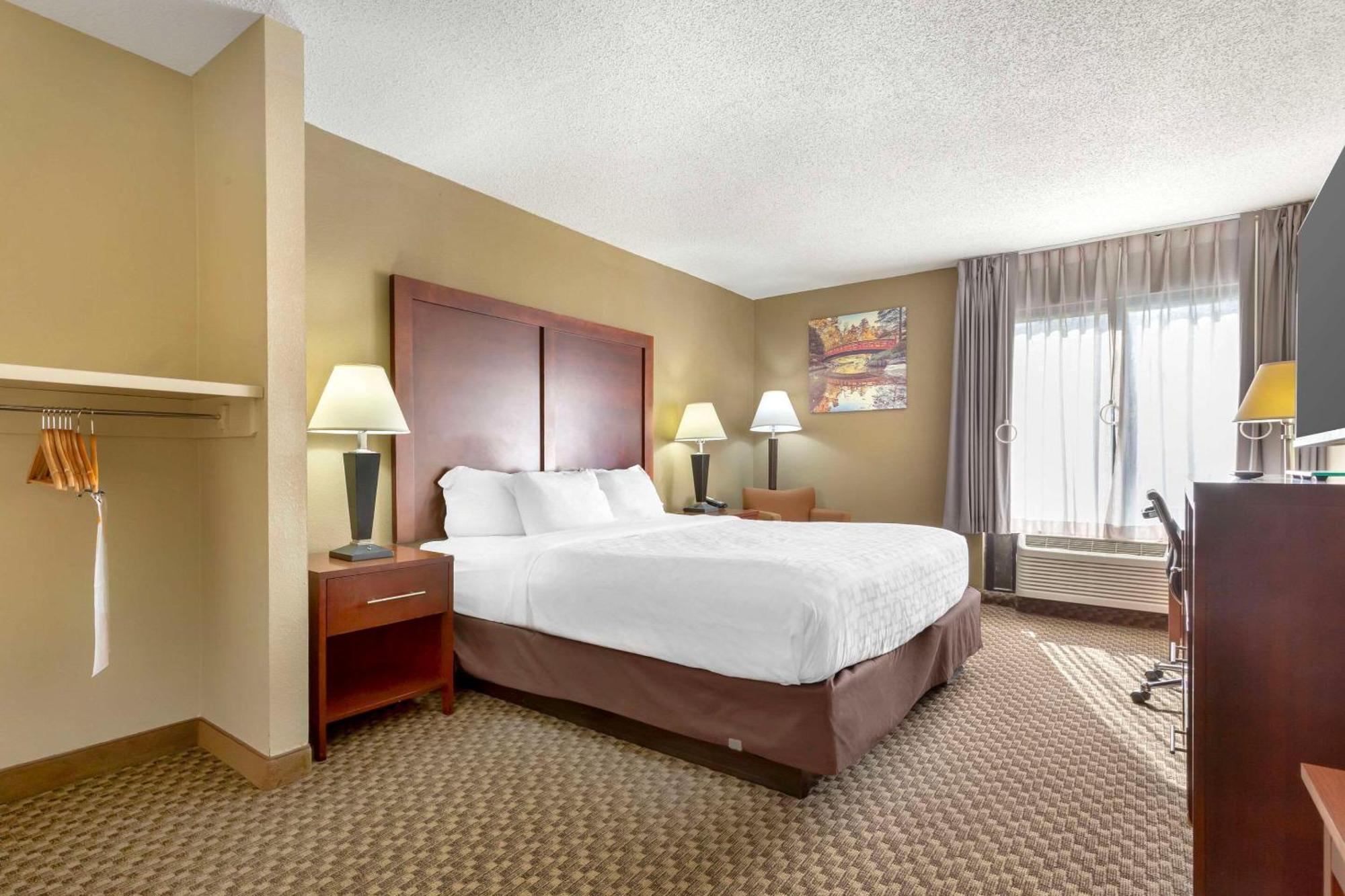 Clarion Pointe Research Triangle Park Durham Hotel Exterior photo
