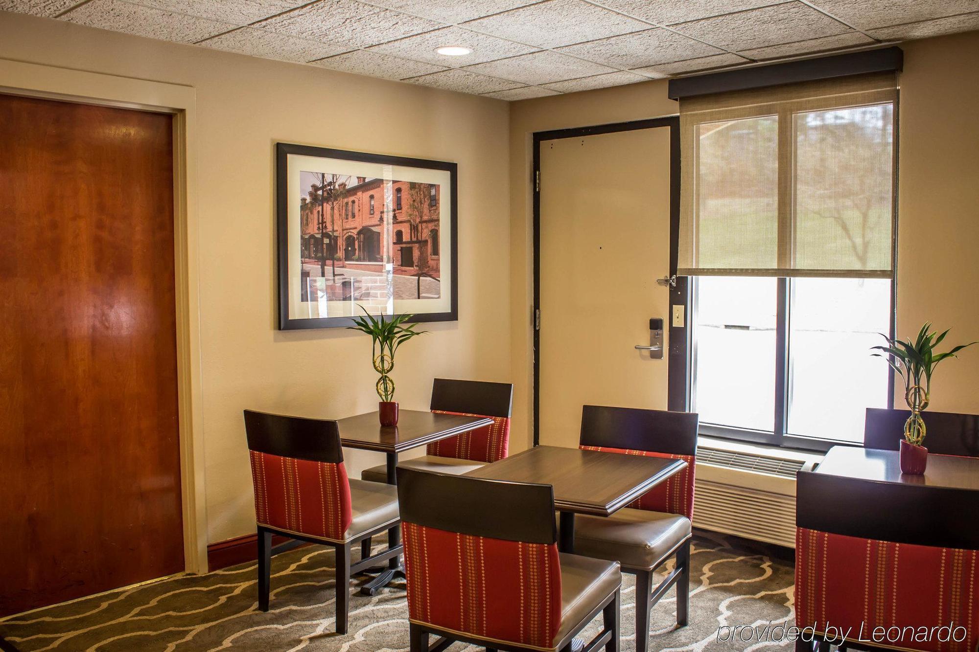 Clarion Pointe Research Triangle Park Durham Hotel Exterior photo